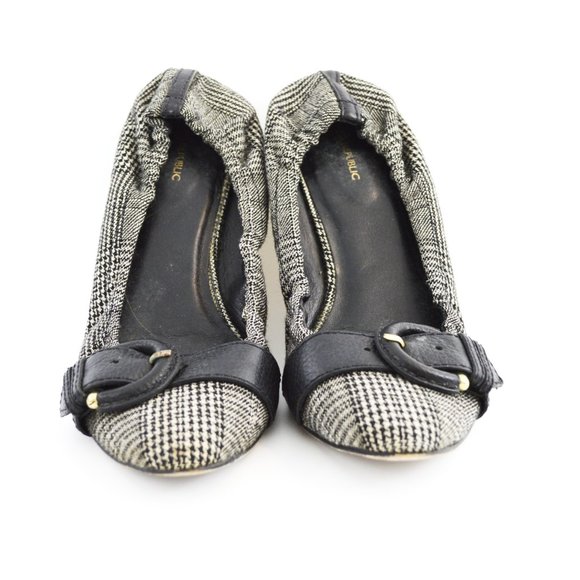 Banana Republic Plaid Flat #163-1818 - Picture 2 of 5